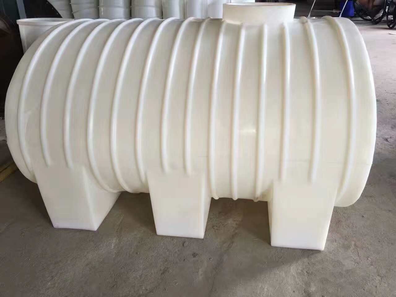 臥式3噸5噸塑料桶，塑料水塔